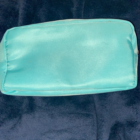 Makeup or beauty bag for travel or everyday use! - Picture 6 of 6
